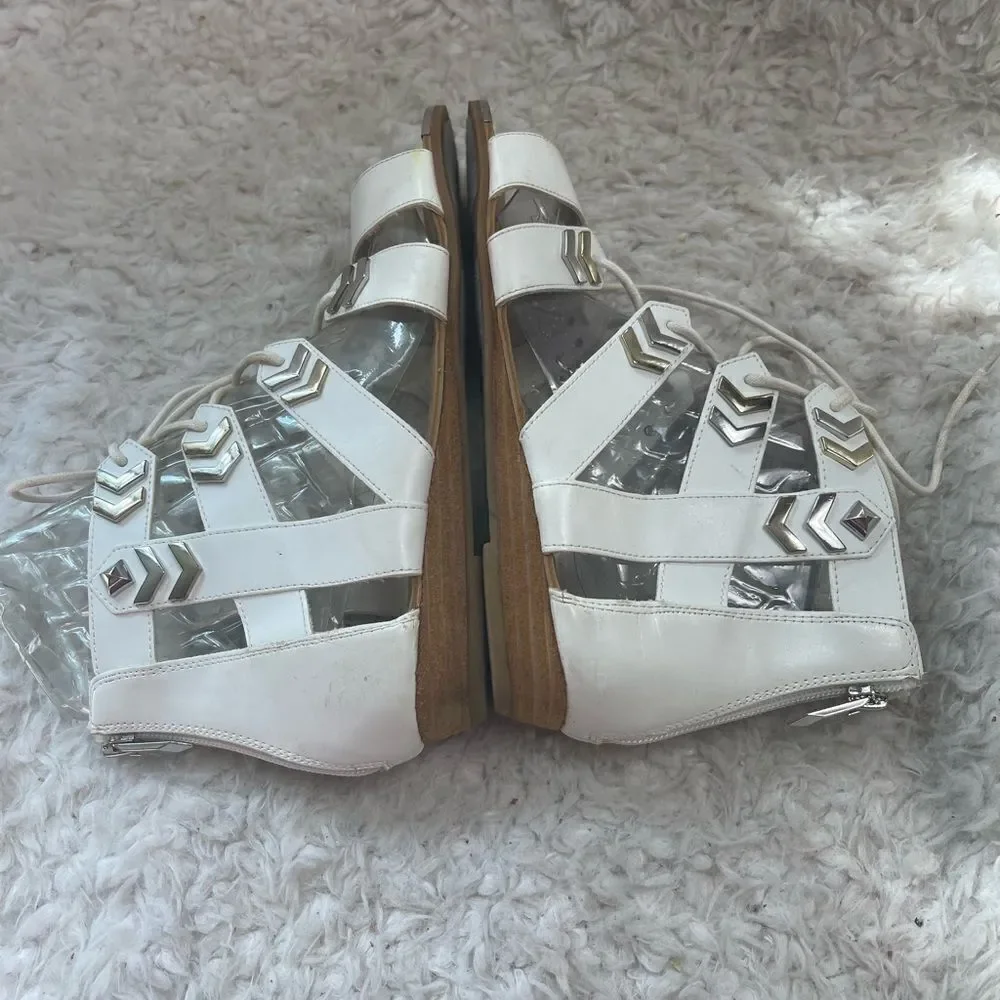 Fergie gladiator synthetic white lace up sandals with silver tone accents SZ 10